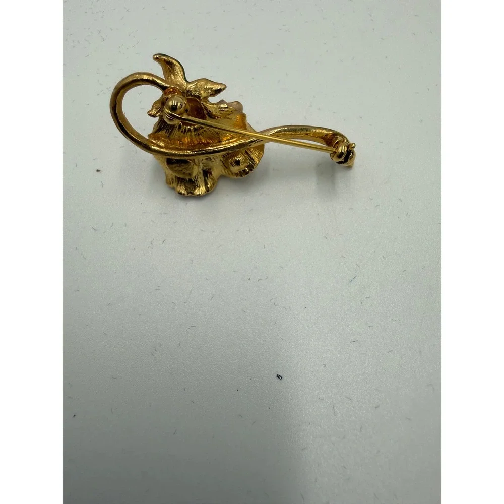Joan Rivers Classics Collection Rose Bud Brooch Enamel Gold Tone‎ Rhinestone Pin